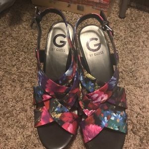 BEAUTIFUL COLORFUL GUESS WEDGE SANDLES!!!