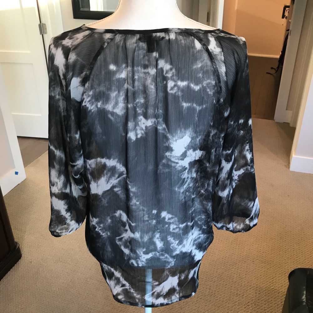 ❌SOLD❌ Express Black & White Sheer Blouse - Picture 4 of 7