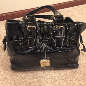 Black patent leather Dooney & Bourke purse