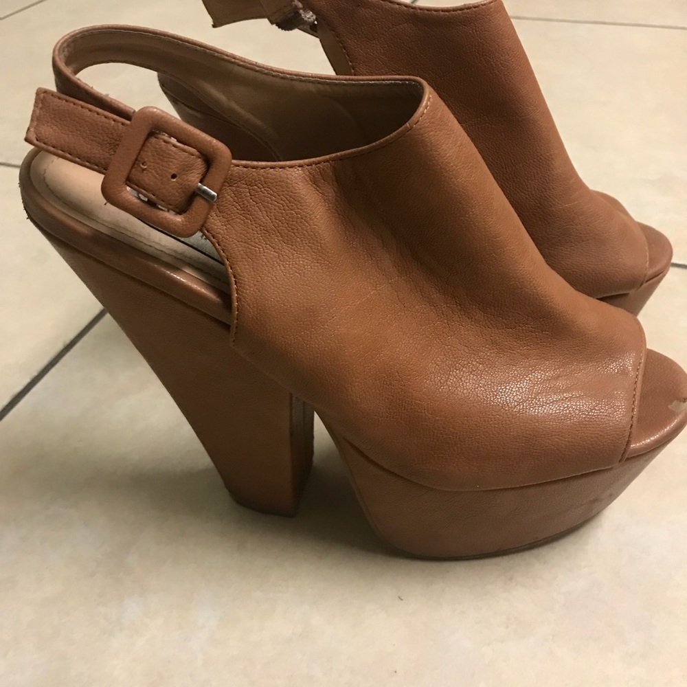 Shoes - Picture 4 of 4