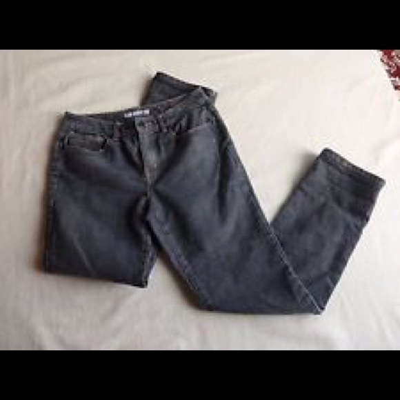 🔥HOTTEST JEAN TREND FOR FALL/WINTER 2017 - Picture 2 of 8