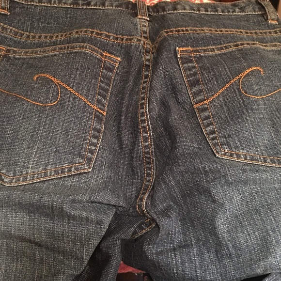 🔥HOTTEST JEAN TREND FOR FALL/WINTER 2017 - Picture 7 of 8