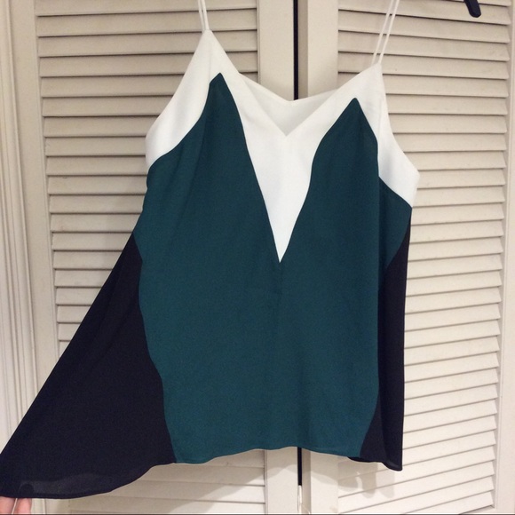 Color block top - Picture 2 of 3