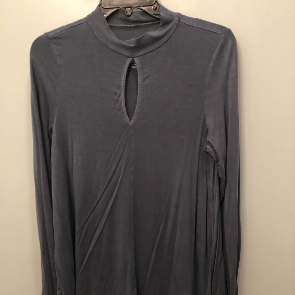 Keyhole front long sleeve top American Eagle