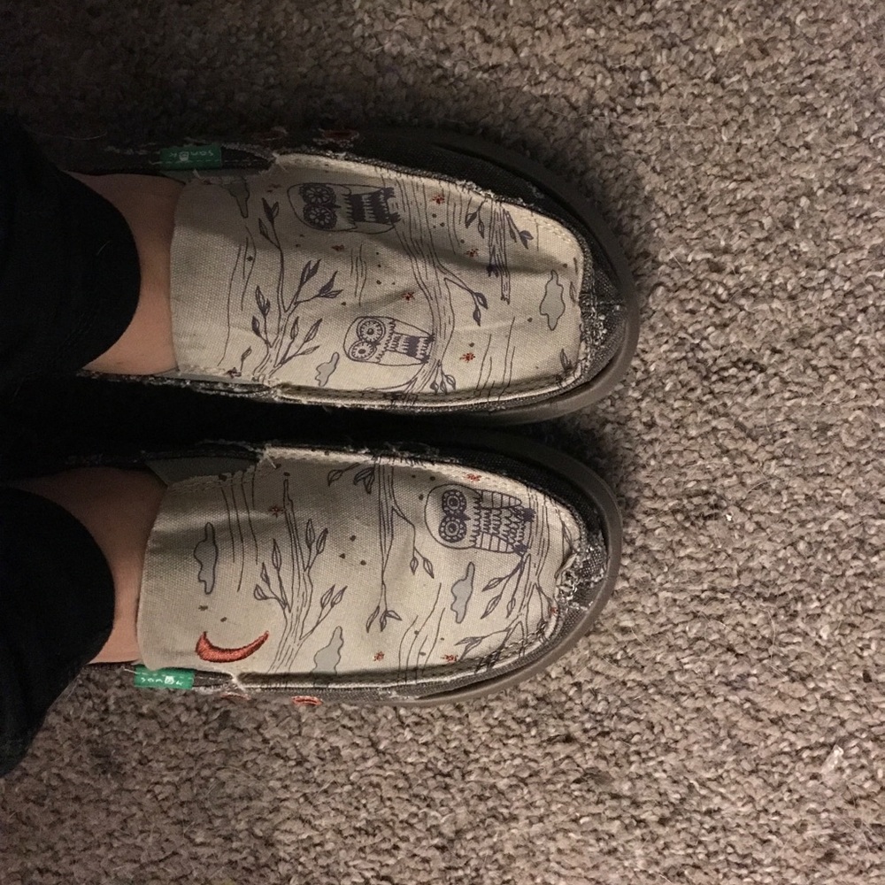 Sanuk kids size 4/ women’s 7