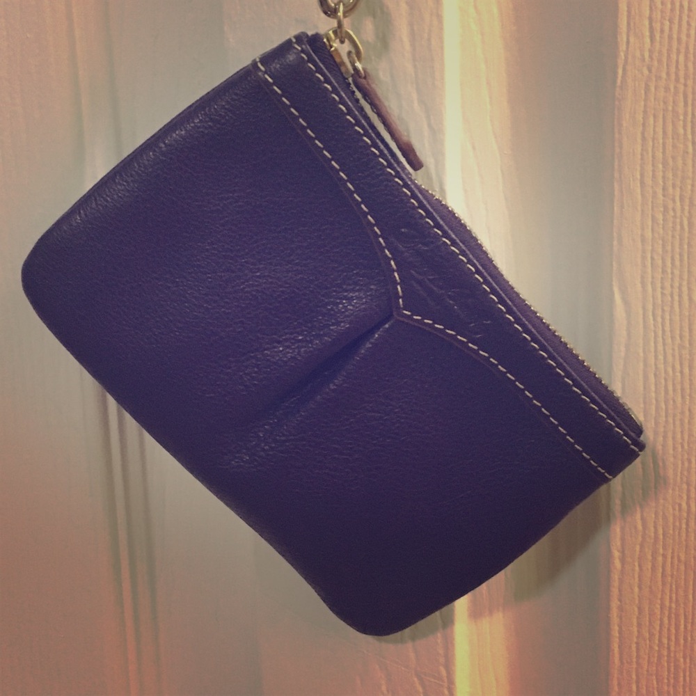 Dooney & Bourke wristlet