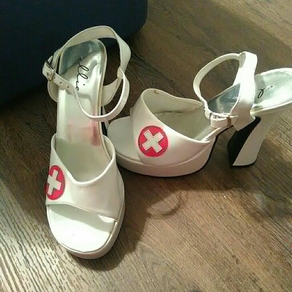 Nurses dress up heels