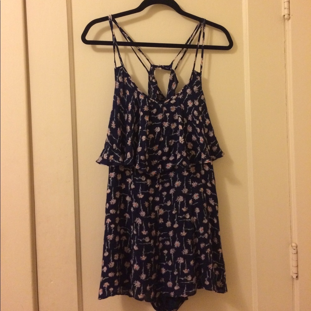 Floral Romper W/ Keyhole Back