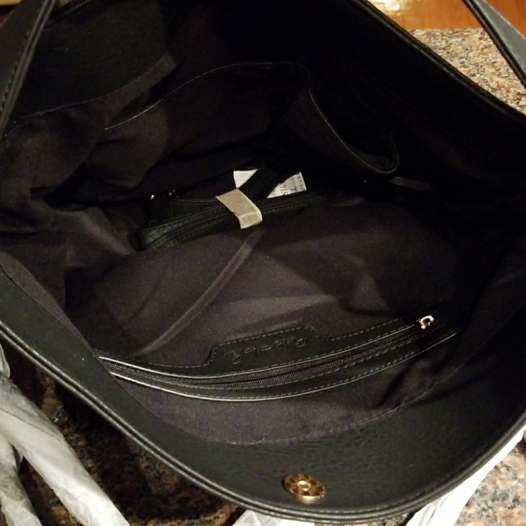 SUNDAY SALE!! Trendy Hobo Fringe Bag!! (FIRM) - Picture 2 of 6