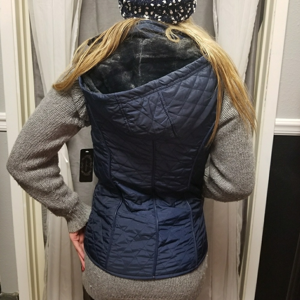 Blue quilted fur-lined vest - Picture 4 of 6