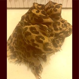 Leopard scarf