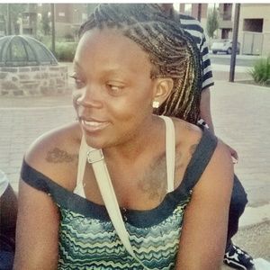 Meet your Posher, Dominique