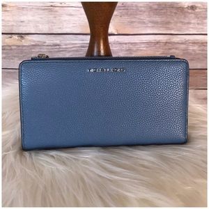 ❌SOLD❌Michael Kors LG DBL wallet