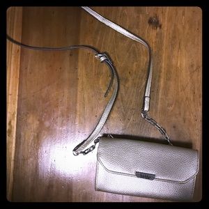 Nicole Miller small cross body ✨gold✨