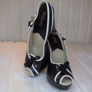 Michael Kors Tie Up Pumps