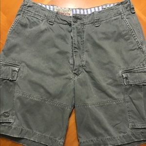 Abercombrie & Fitch Hunter green long cargo shorts