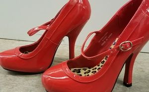 Red patent heels, Size 7
