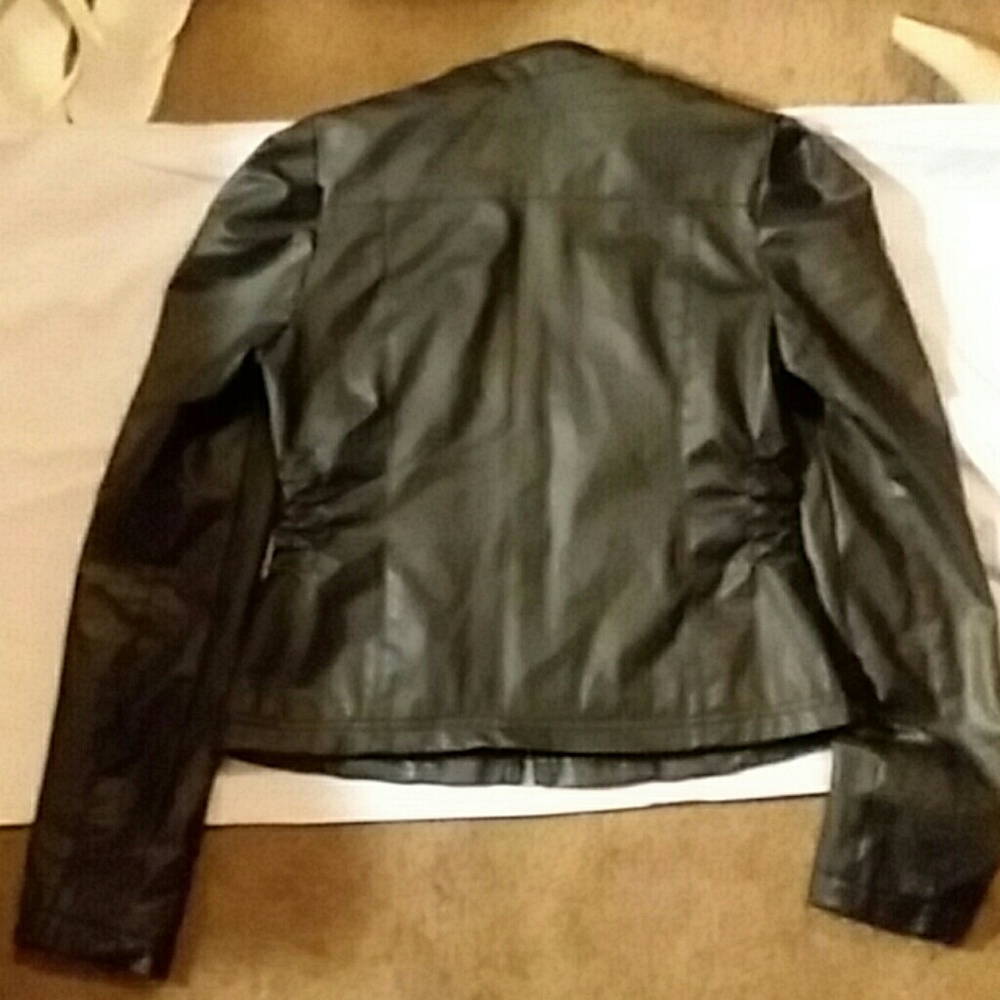 Black jacket - Picture 3 of 3