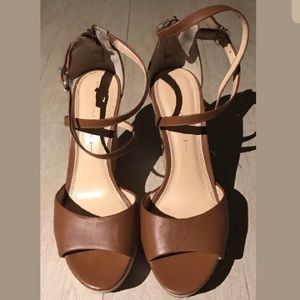 Banana Republic Brown Leather Wedges Banana Republic Brown Leather Wedges