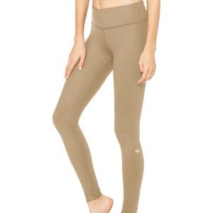 New! Alo Yoga  airbrush leggings-medium