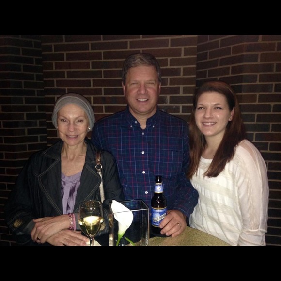 Meet your Posher, Lauren - Picture 3 of 3