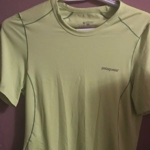 Gym Patagonia shirt