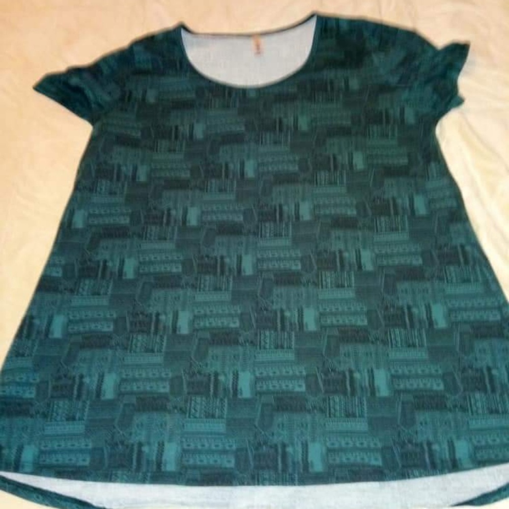 Lularoe   classic tee  $18