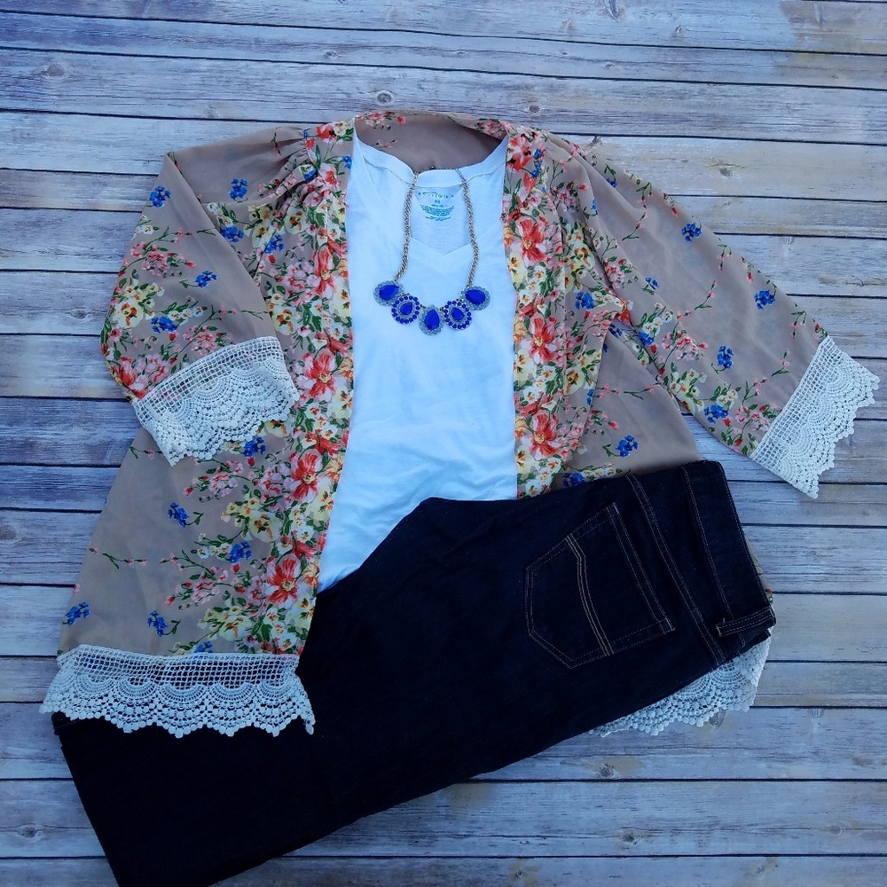 Tan Printed Chiffon Loose Floral Kimono With Lace