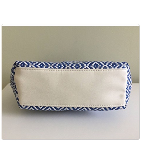 New Blue/White raffia cosmetic bag - Picture 2 of 6