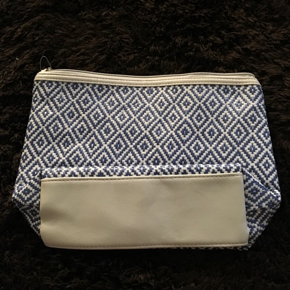 New Blue/White raffia cosmetic bag - Picture 3 of 6