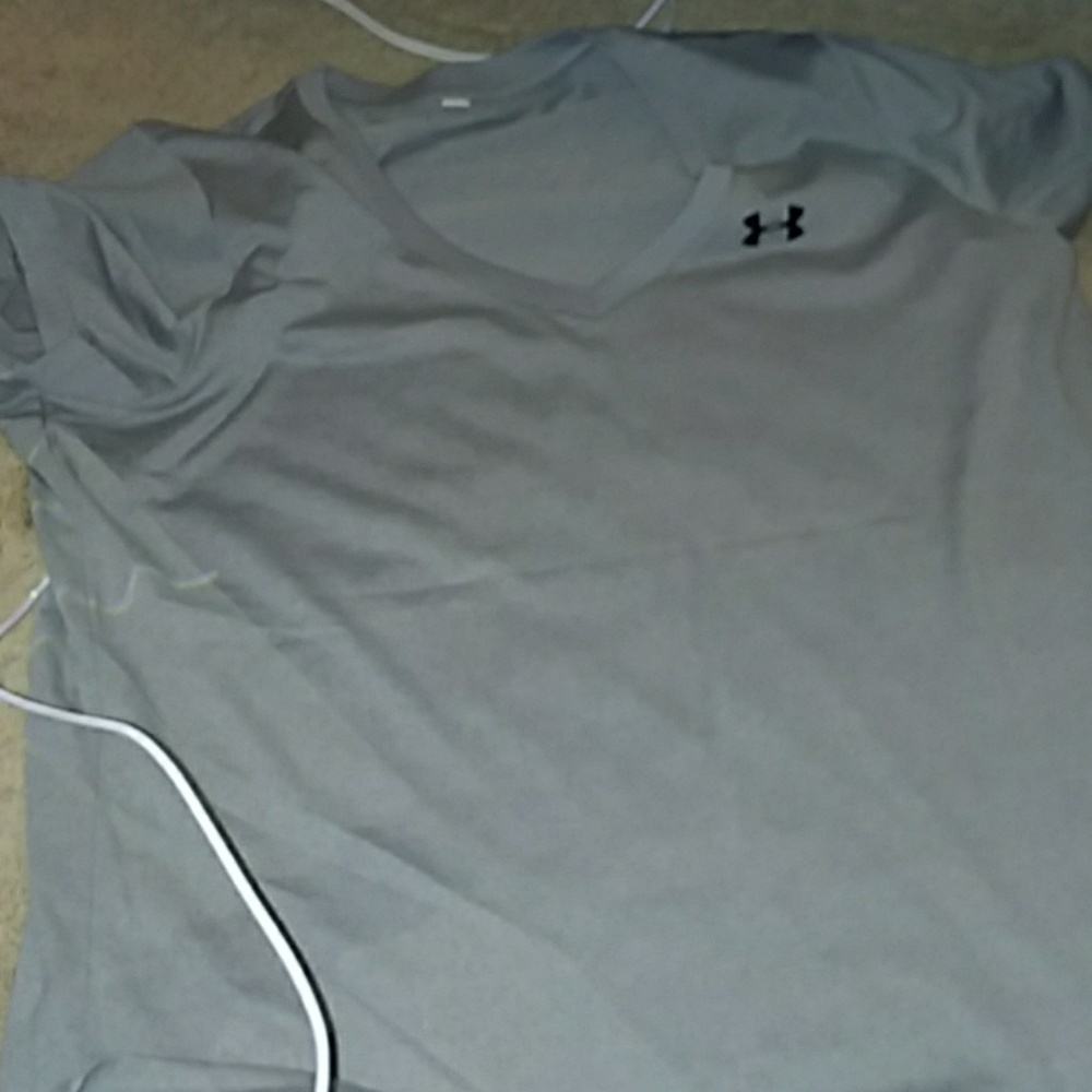 UA V Neck Tee