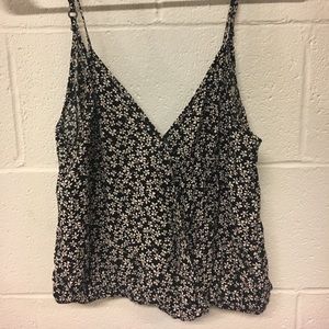 White flowers crop tank top