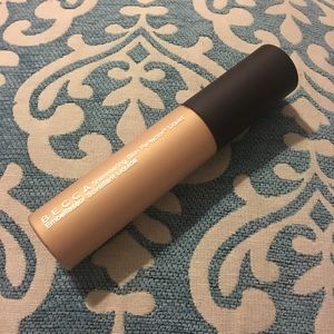 BECCA shimmering skin perfector liquid highlighter