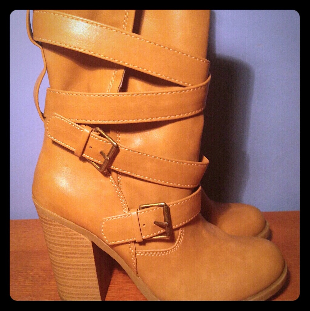 Heeled boots