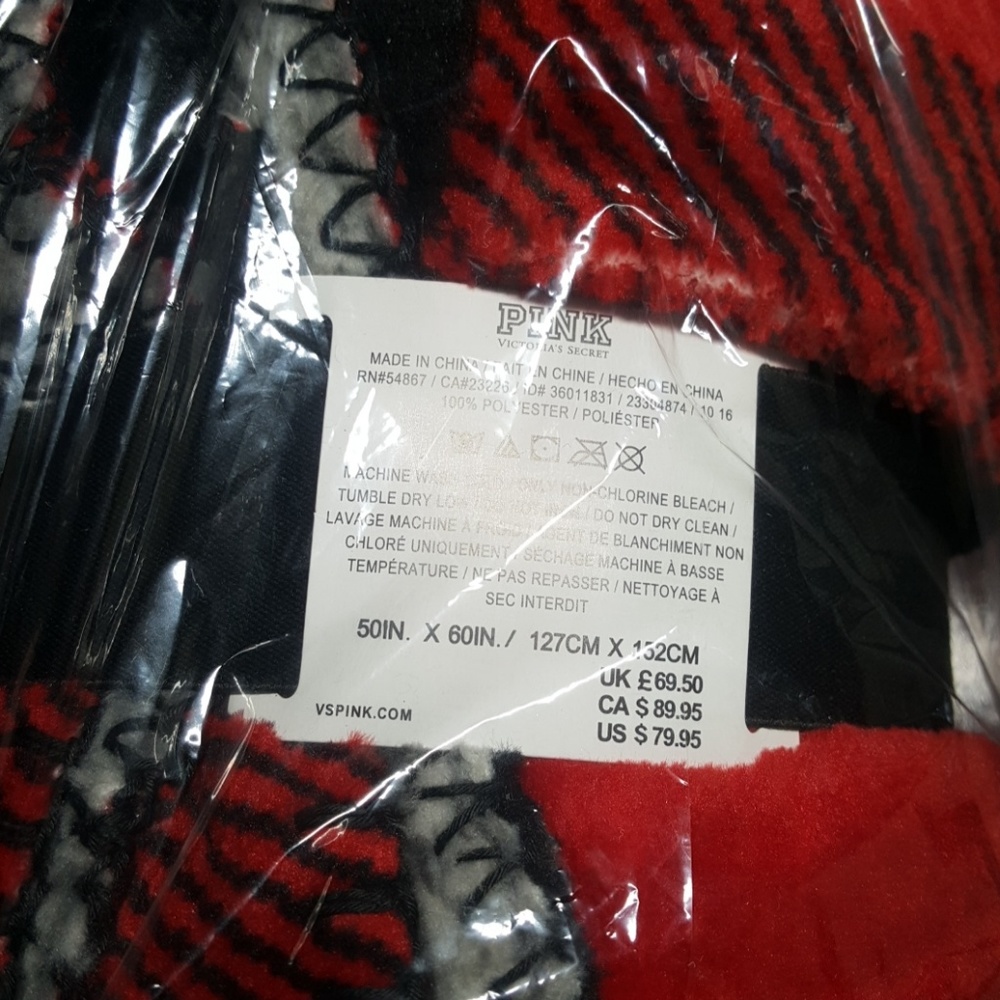 NWT VS PINK REVERSIBLE BLANKET - Picture 3 of 6