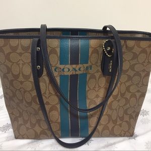 Coach 💯 % authentic Everyday use!!