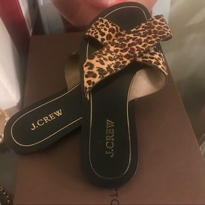 J Crew Léopard Calf hair Sandals!