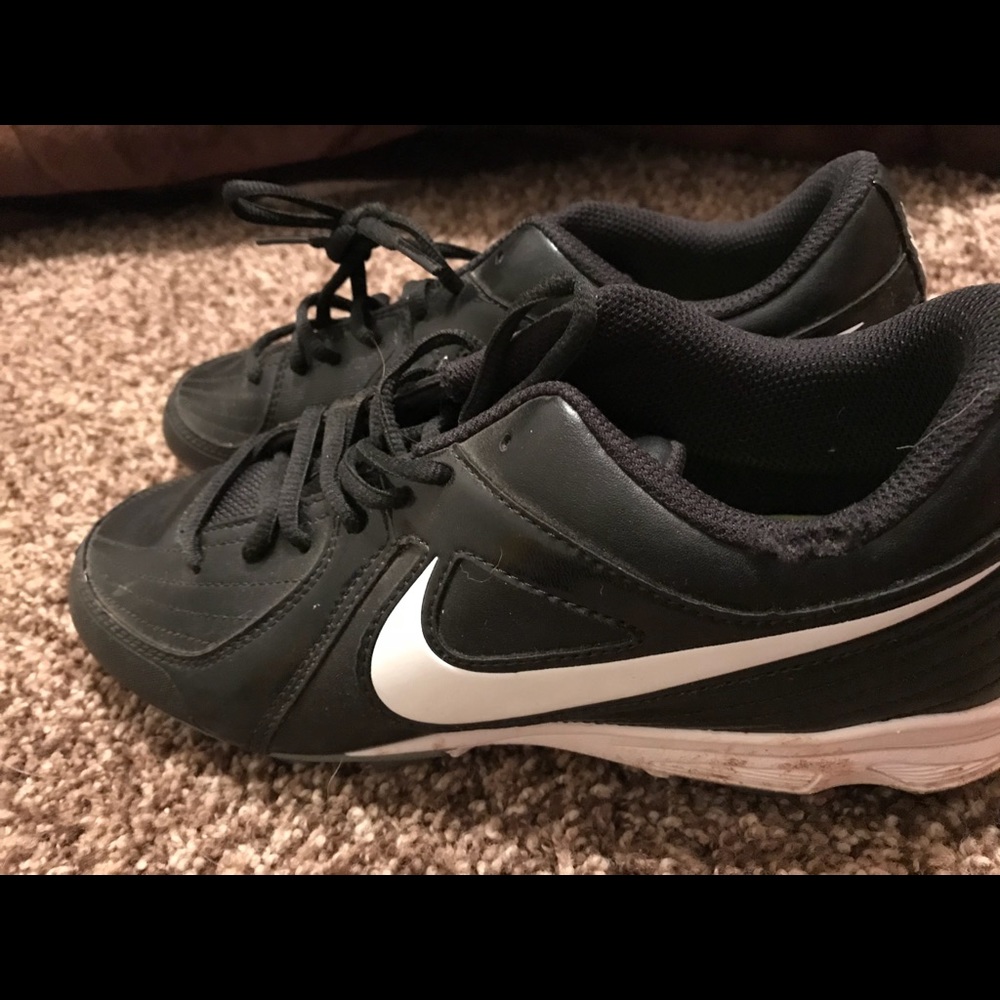 nike softball shoes
