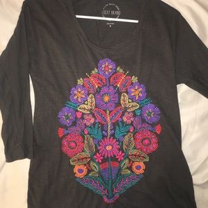 Lucky brand 3 quarter sleeve floral stitched top!
