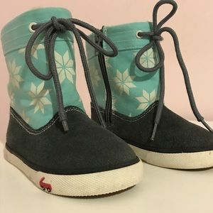 Toddler girl boots - size 8