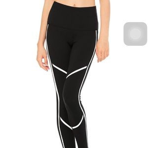 (NWT) ALO Yoga high waisted continuity leggings