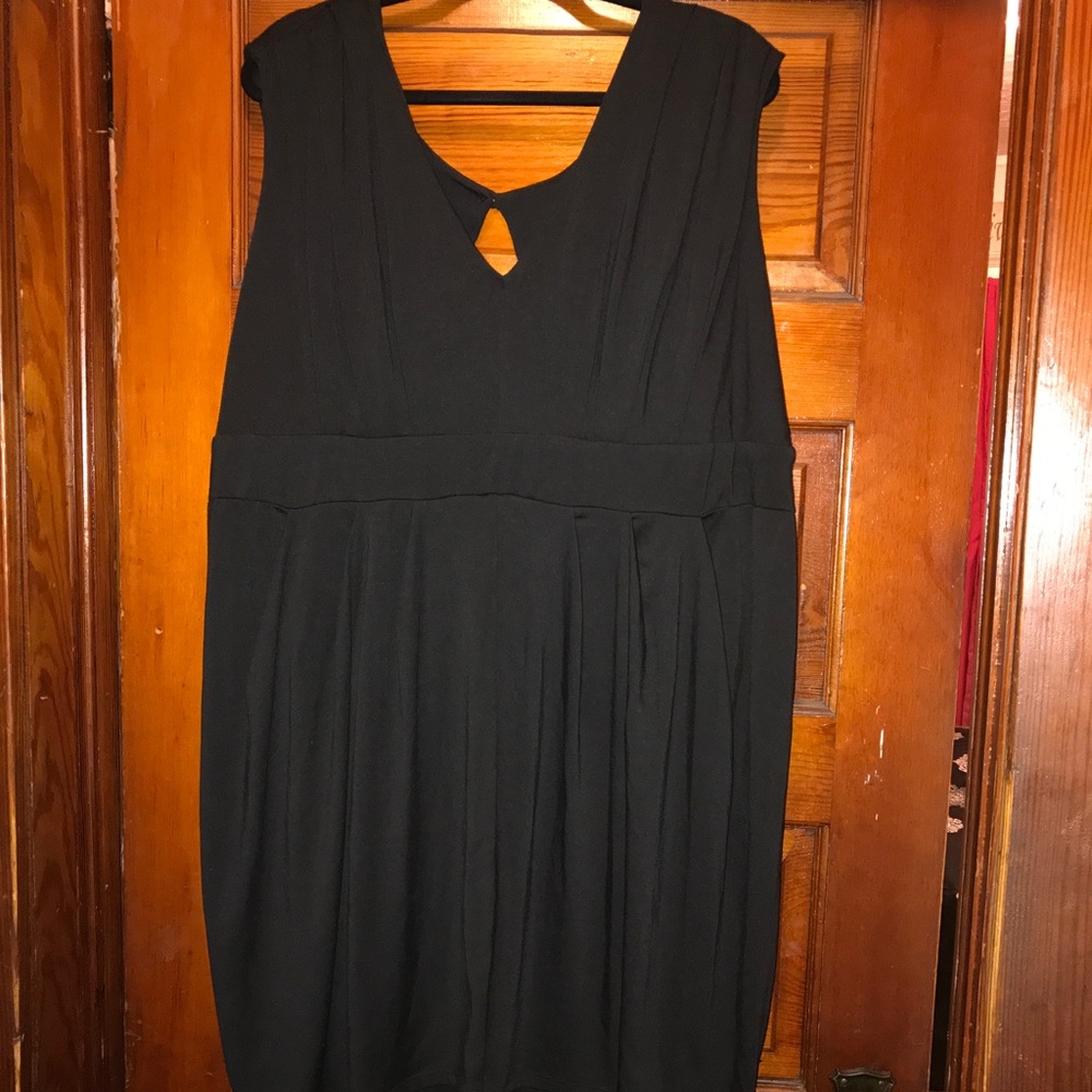 Torrid black pleat dress. Size 4. Brand new.