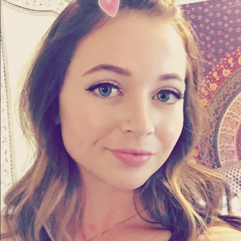 Meet your Posher, Sienna