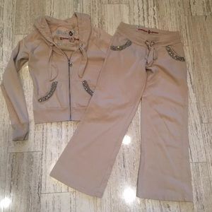 Twisted heart sweatsuit set EUC M hoodie S pants