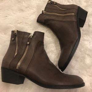 NEW IN BOX Chocolate brown booties