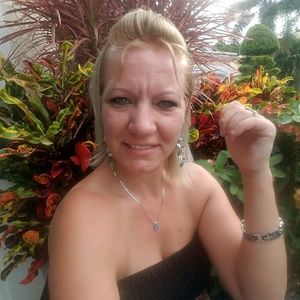 Meet your Posher, Jenn