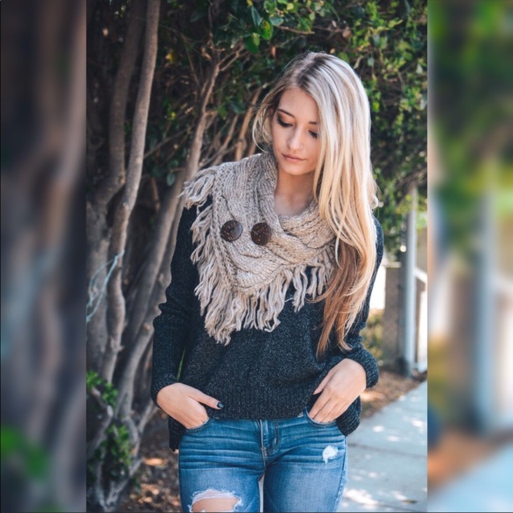 NEW❤️ Mocha Fringe Coconut Button Infinity Scarf