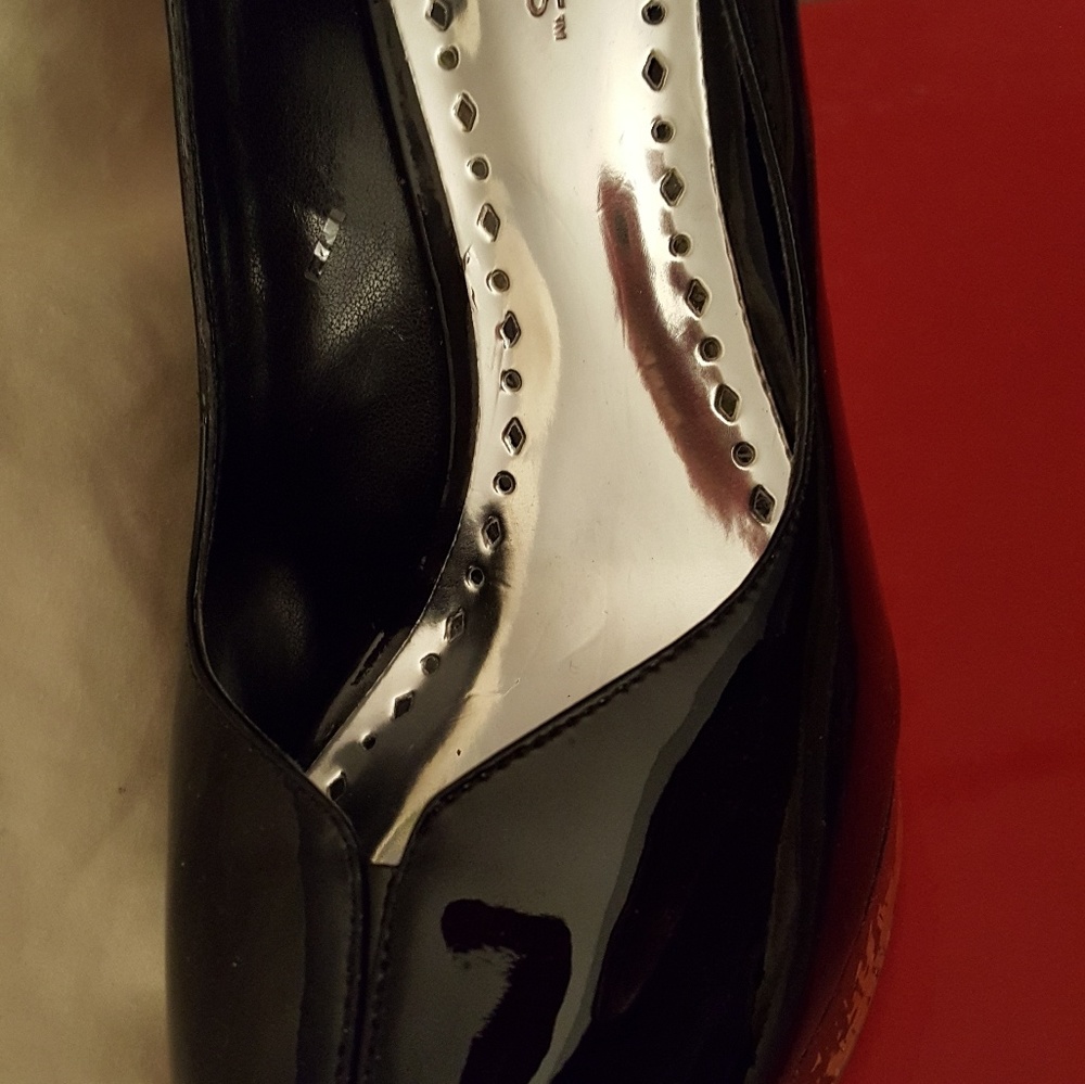 Shoes - Picture 2 of 7