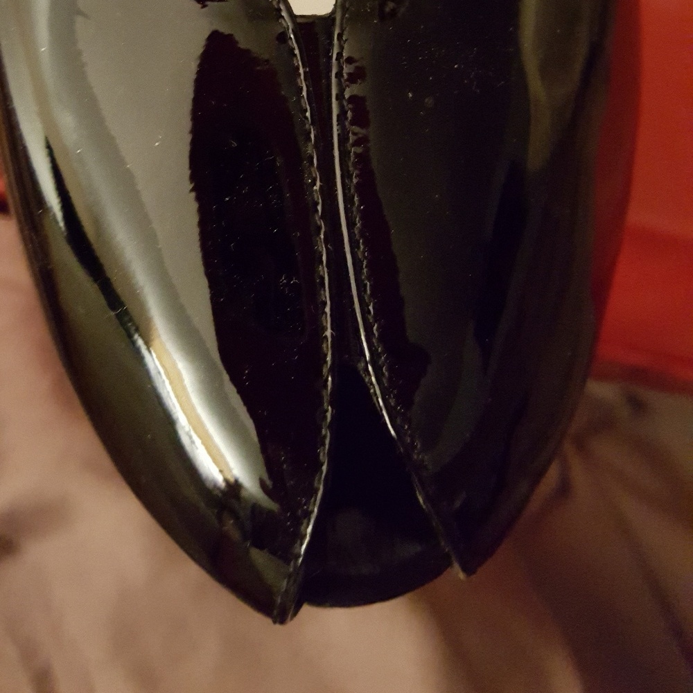 Shoes - Picture 4 of 7