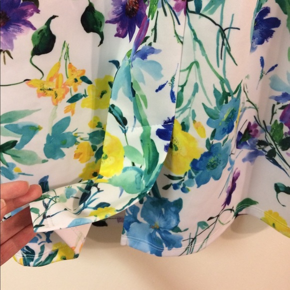 Treu Floral Shift Dress with Back Slit - Picture 4 of 5